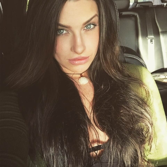 Meet your Posher, Chelsea - Picture 1 of 1